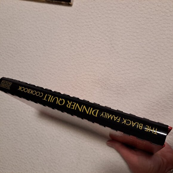 Black Family Dinner Quilt Cookbook African Cultural Soul Food Recipes Memories - Picture 16 of 16